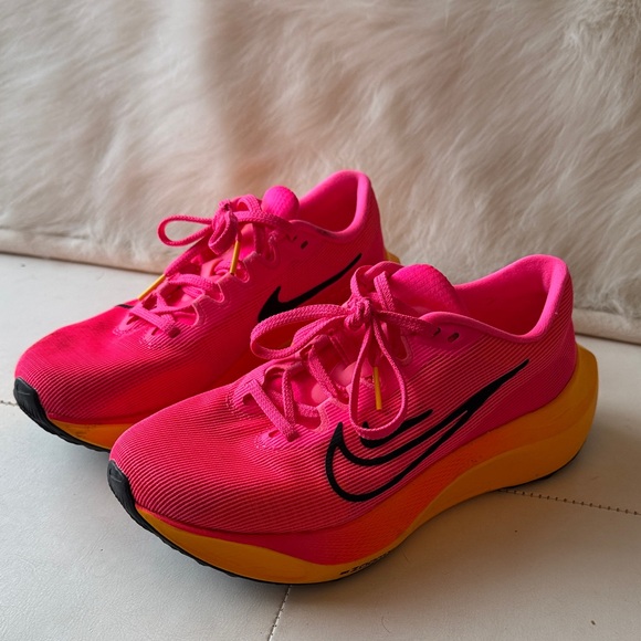 Nike Women’s Zoom Fly Running Sneakers - Picture 2 of 7